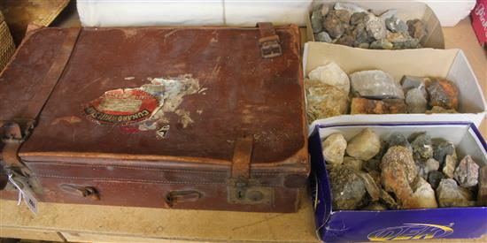 Leather case with White Star label, top hats & mixed minerals